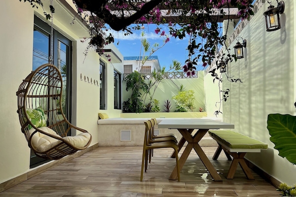 Oasis Bungalow Private Patio