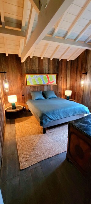 5 bedrooms, WiFi, bed sheets