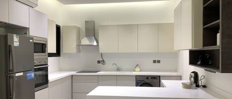 Design Apartment, 3 Bedrooms | Private kitchen | Electric kettle