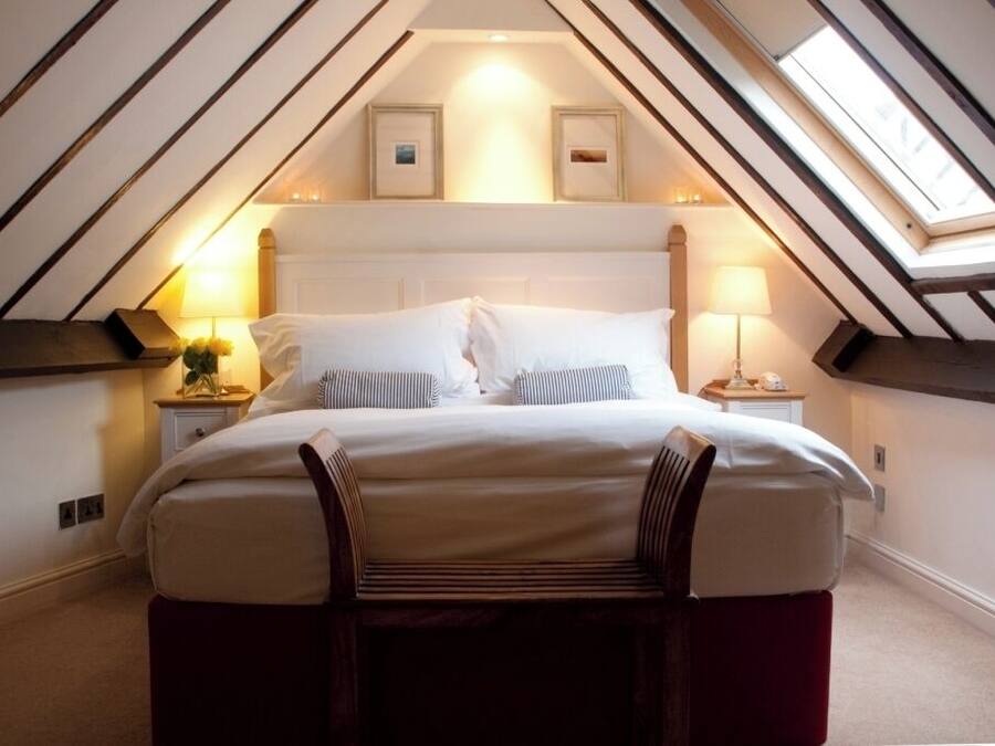 Standard Double Room | Desk, soundproofing, iron/ironing board, free WiFi