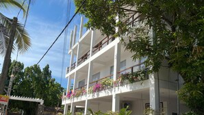 Front of property - Trinco Beach Resort (Trincomalee)
