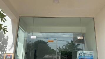 Mặt tiền nơi lưu trú