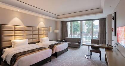 Fanhua Hotel