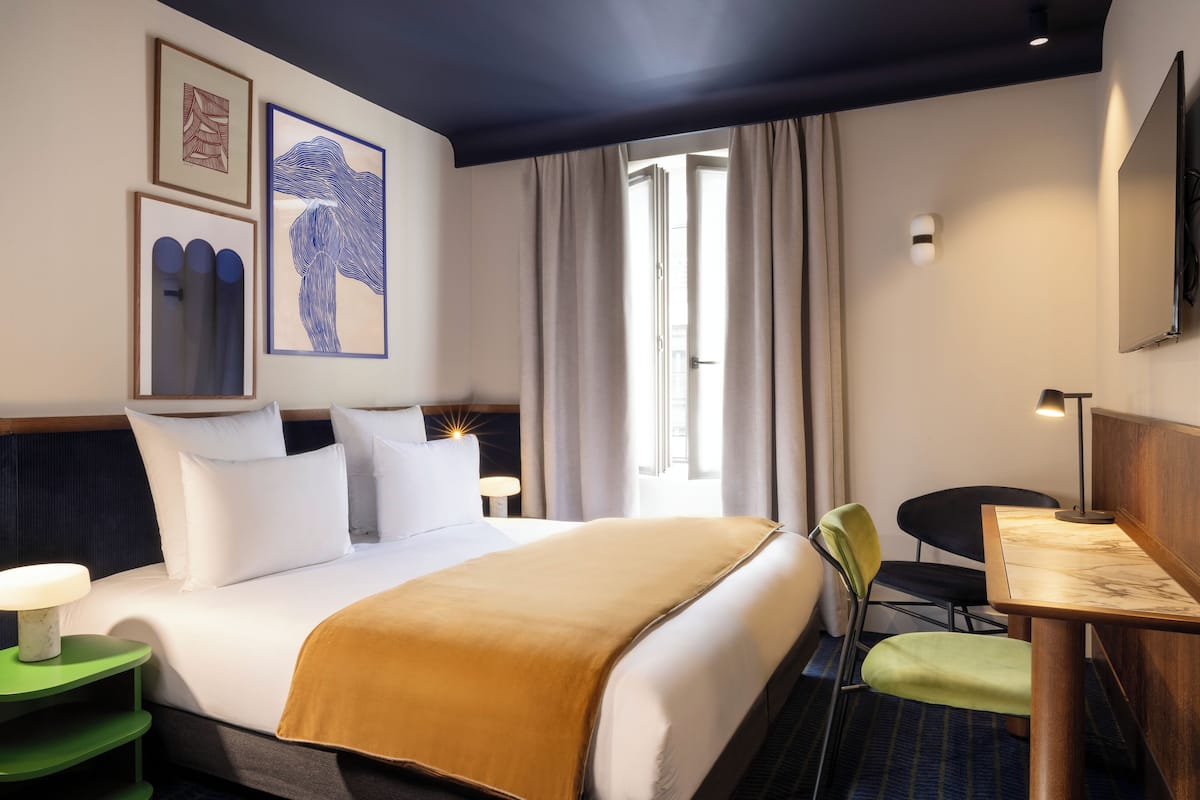 Premium bedding, minibar, in-room safe, laptop workspace