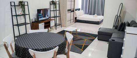 Standard-studio | Oleskelualue | Älytelevisio