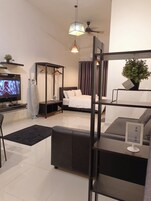 Executive Studio | Desk, laptop workspace, free WiFi, bed sheets