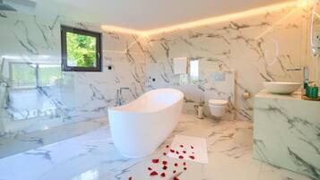 Villa (Four Bedroom Villa with Swimming pool) | Bathroom | Towels