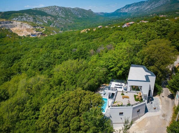 Villa (Four Bedroom Villa with Swimming pool) | Luchtfoto