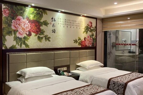A hotel room with two beds, a large decorative wall with floral patterns, and a glass shower area. - Jiangmen Xinhui Chenpi Redwood Hotel (Xinhui Sports Center) (Jiangmen)