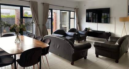 Remarkable 2-bed Apartment in Harare