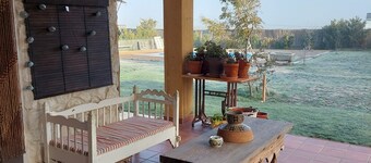 Preciosa, Tranquila y Amplia Casa en Tierra de Pinares con Piscina Privada
