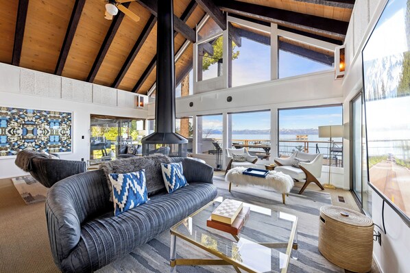 TV, fireplace, video games, books - Towering Pines By Tahoe Getaways - LAKE FRONT - Private Hot tub and Buoy (Tahoe City)