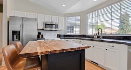 Renovated 3BR Home with Spacious Backyard Oasis