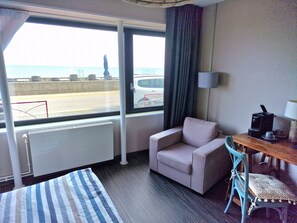 Chambre double, rez-de-chaussée | Vue de la chambre
