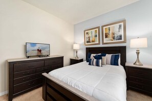 5 bedrooms, iron/ironing board, WiFi, bed sheets