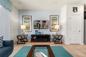 TV - Gorgeous Villa, Private Pool! (Kissimmee)