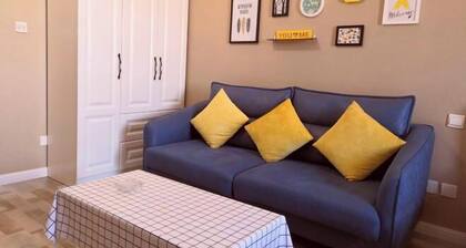 Fashion Express Short-term Rental Apartment (Zhuanghe Xintiandi Huafu Branch)