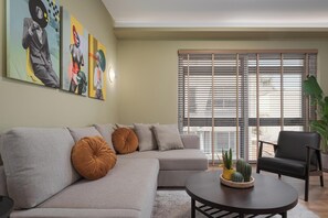 Living area - Aria Luxury Apartment  (Patras)