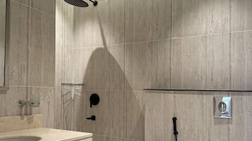 Apartemen Desain, 3 kamar tidur | Kamar mandi | Perlengkapan mandi gratis, jubah mandi, handuk, dan tisu toilet