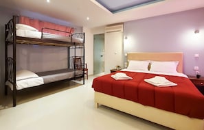 Family Room | 1 bedroom, free WiFi