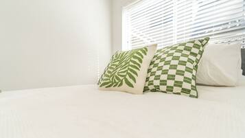1 habitación, tabla de planchar con plancha, wifi gratis y ropa de cama
