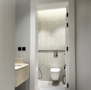 Design Apartment, 3 Bedrooms | Bathroom | Free toiletries, hair dryer, bathrobes, slippers - Kease King Salman G-1 Lusso Najd GX96 (Riyadh)