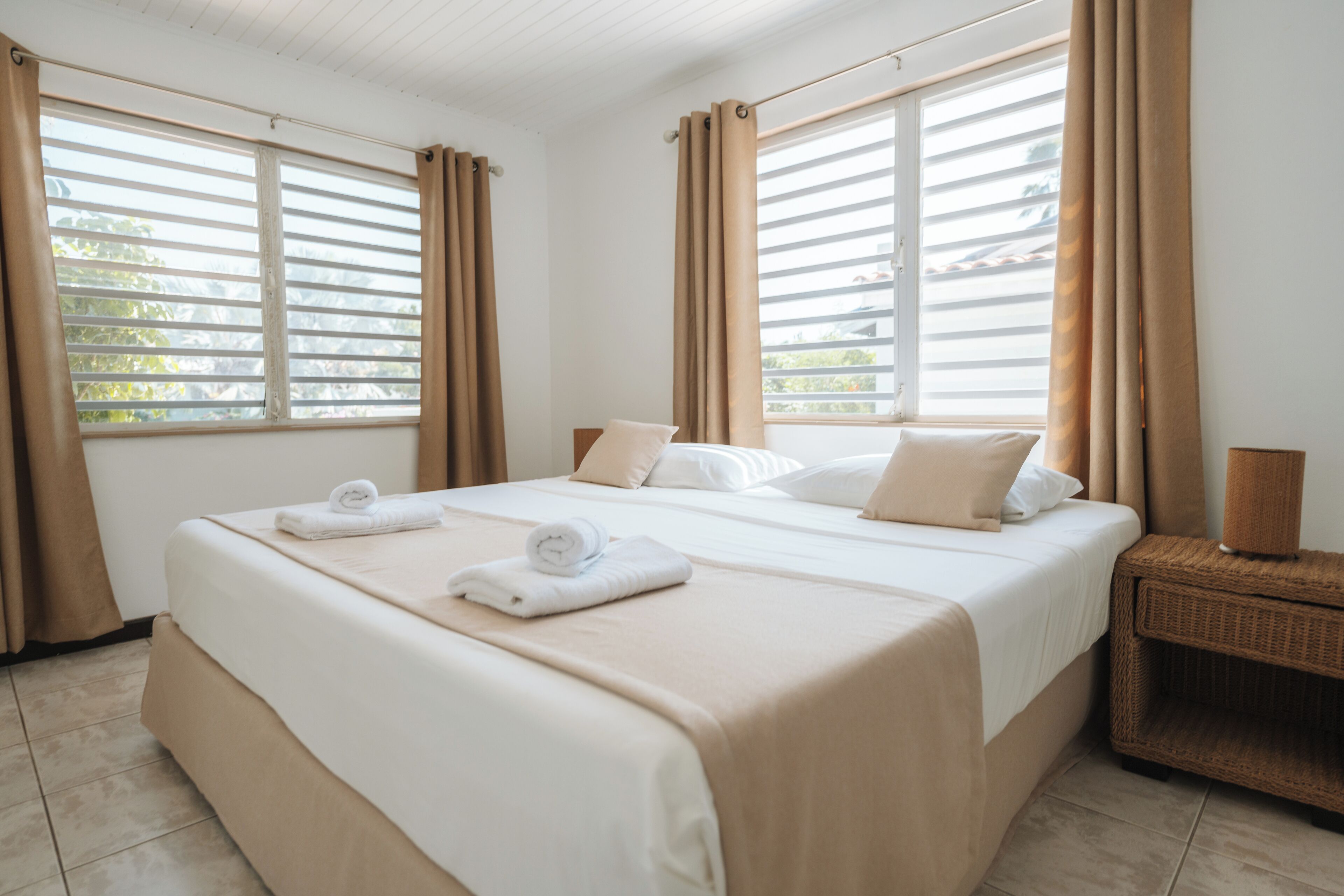 1 camera, Wi-Fi, lenzuola