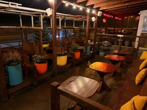 Terrace/patio - Hoopers Sandy Beach Guest Rooms (Swansea)