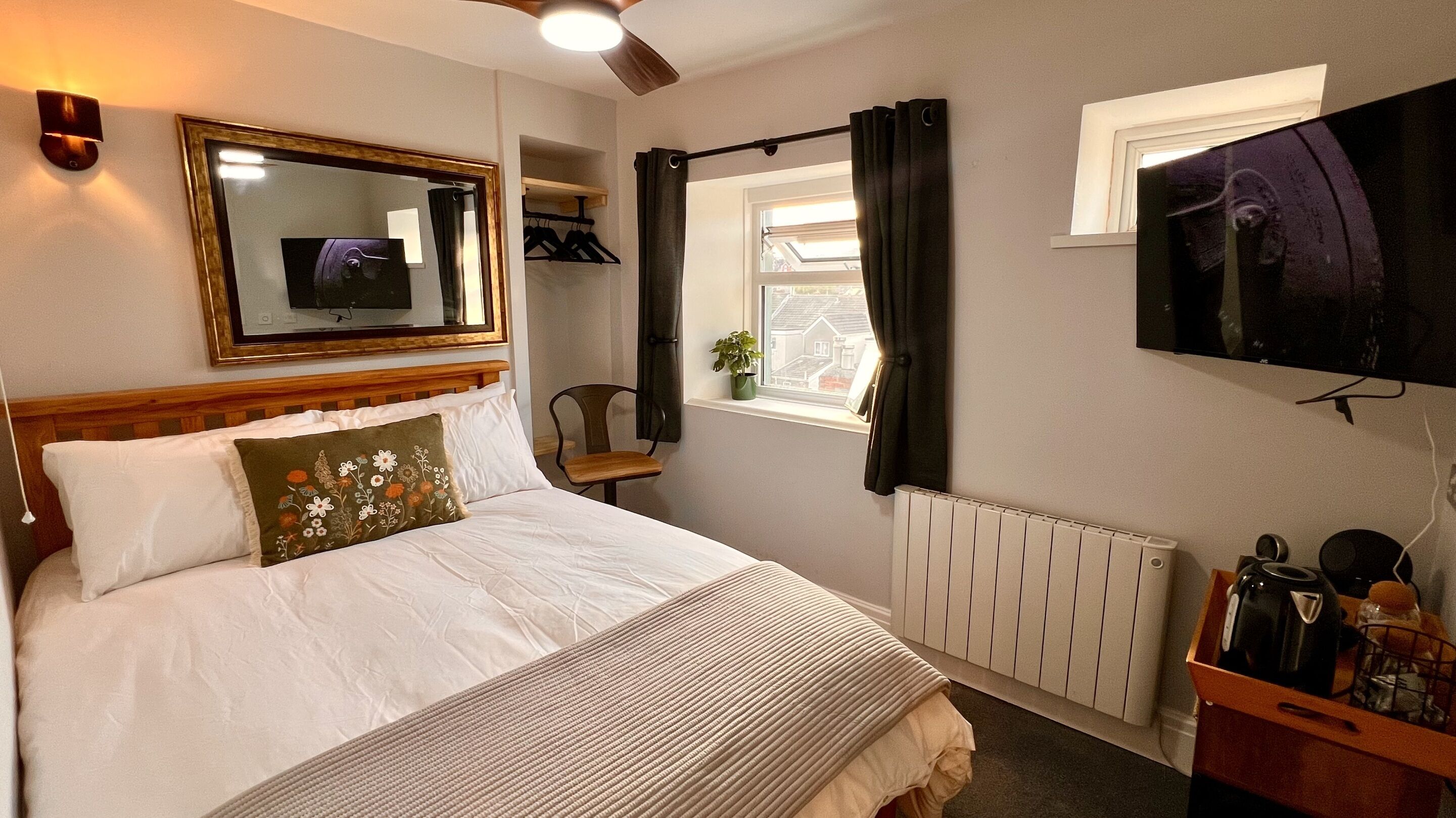 Superior tweepersoonskamer, en-suite badkamer, uitzicht op bergen | Luxe beddengoed, bedden met traagschuimmatrassen, gratis wifi