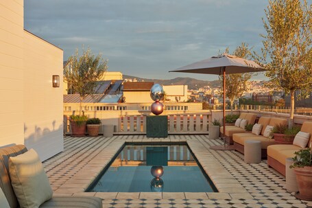  Miiro Borneta - view 3