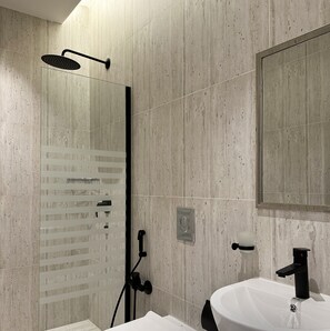 Design Apartment, 3 Bedrooms | Bathroom | Free toiletries, hair dryer, bathrobes, slippers - Kease King Salman K-1 Lusso Najd AZ89 (Riyadh)