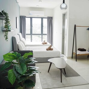 Comfort Studio, 2 Queen Beds | Free WiFi, bed sheets - KLIA AIRPORT HOMESTAY 2 (Sepang)