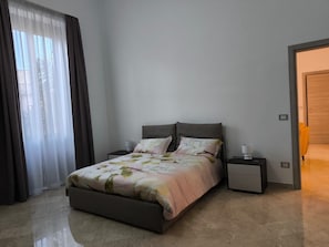 1 bedroom, iron/ironing board, travel crib, WiFi - THE RED HOUSE (Brindisi)