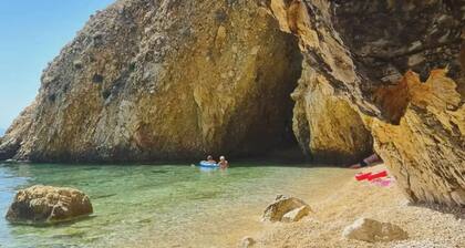 Lulu in Dobrinj With 4 Bedrooms and 4 Bathrooms