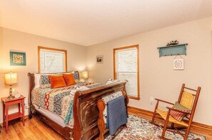 3 habitaciones, escritorio, tabla de planchar con plancha y wifi gratis 