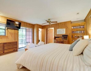 4 Schlafzimmer, Schreibtisch, Bügeleisen/Bügelbrett, Reisekinderbett