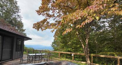 Experience breathtaking mountain views at Smokey Vista Lodge
