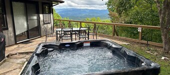 Experience breathtaking mountain views at Smokey Vista Lodge