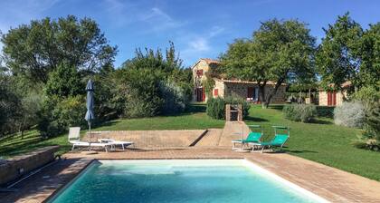 Beautiful home in Pereta with kitchen