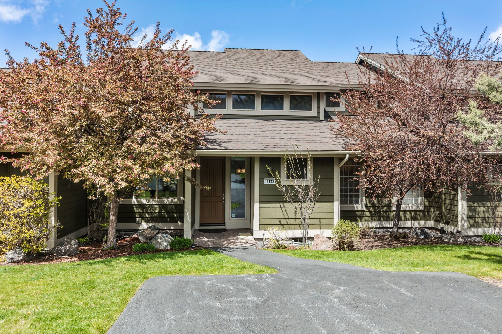New Listing! Eagle Crest - Remodeled - Fireplace - Large Back Patio