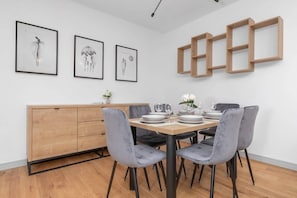 Dining - Spacious Apartment | Sauna, Gym and Garage Parking (Gdansk)
