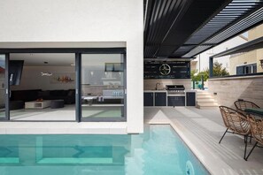 Exterior - white residence with pool room  (Hvar)
