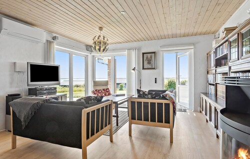Gorgeous home in øster assels with WiFi