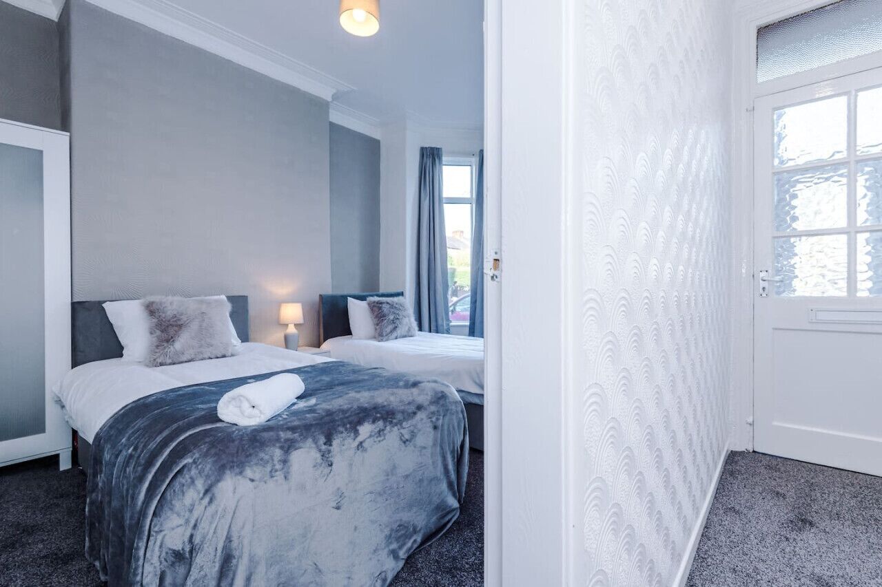 4 bedrooms, iron/ironing board, free WiFi, bed sheets