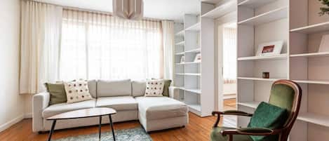 Een smart-tv en een kantoor