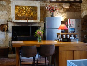 Interior - Demeure Authentique du XVème siècle au calme. (Saint-Longis)