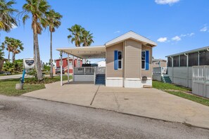 Exterior - Available for Spring! Casa Azul Cozy One Bedroom 607 (Port Isabel)