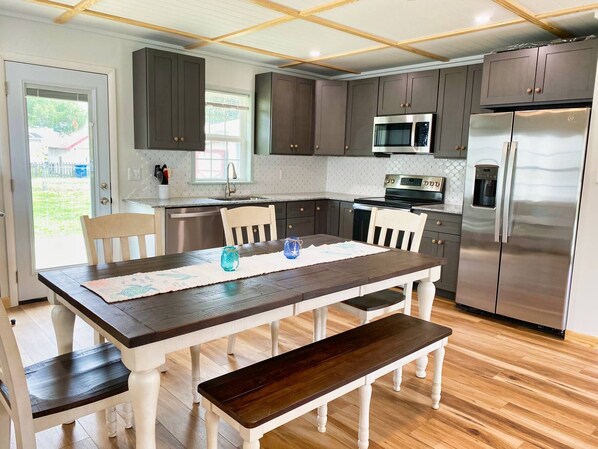 Dining - Nautical Miles - Chesapeake Properties (Cape Charles)