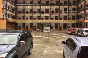 Unclassified image, 3 of 33, button - Hapang Pubu Hotel (Gongshan)