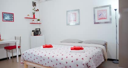 1 Bed-sleeps 2-aircon-town Centre-free Parking